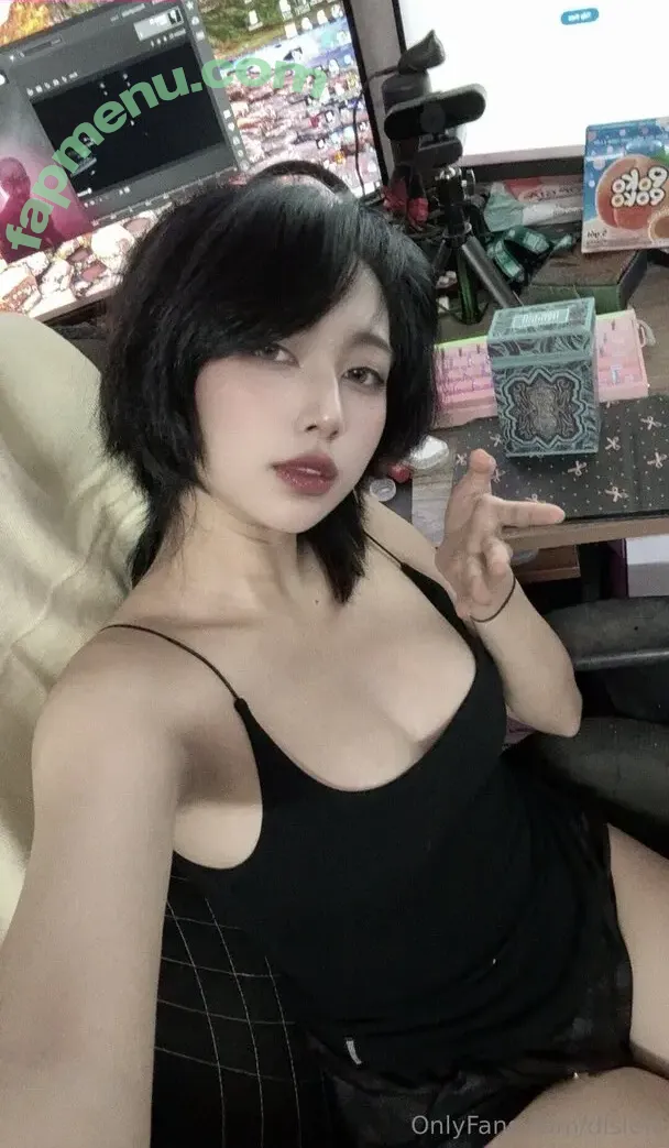 Disleft nude photo #0191 (Mercury Nguyen)