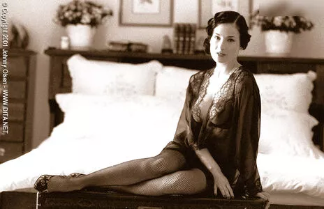 Dita Von Teese / Ditavonteese / creepy___spice nude photo #2669