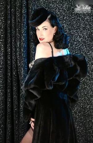 Dita Von Teese / Ditavonteese / creepy___spice nude photo #2811