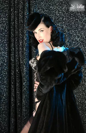 Dita Von Teese / Ditavonteese / creepy___spice nude photo #2821