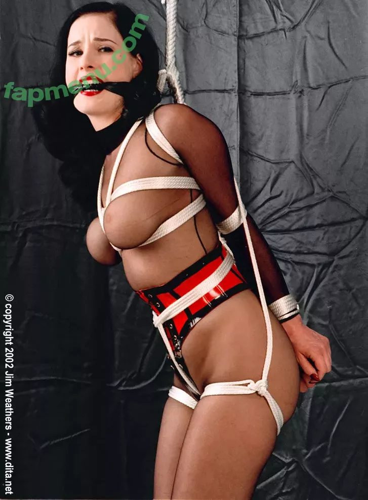 Dita Von Teese nude photo #2121 (Ditavonteese / creepy___spice)