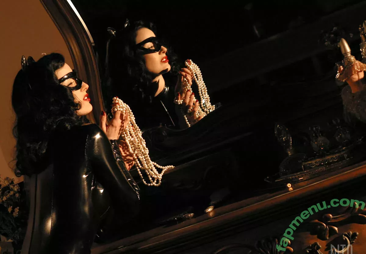 Dita Von Teese nude photo #2139 (Ditavonteese / creepy___spice)