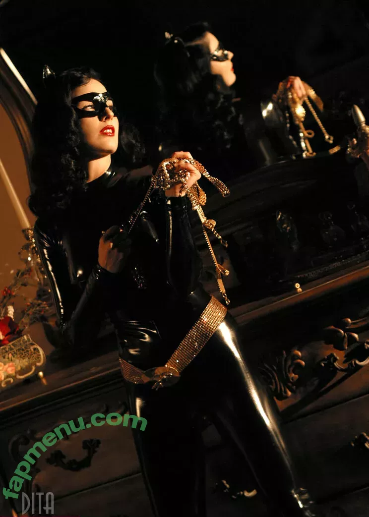 Dita Von Teese nude photo #2145 (Ditavonteese / creepy___spice)