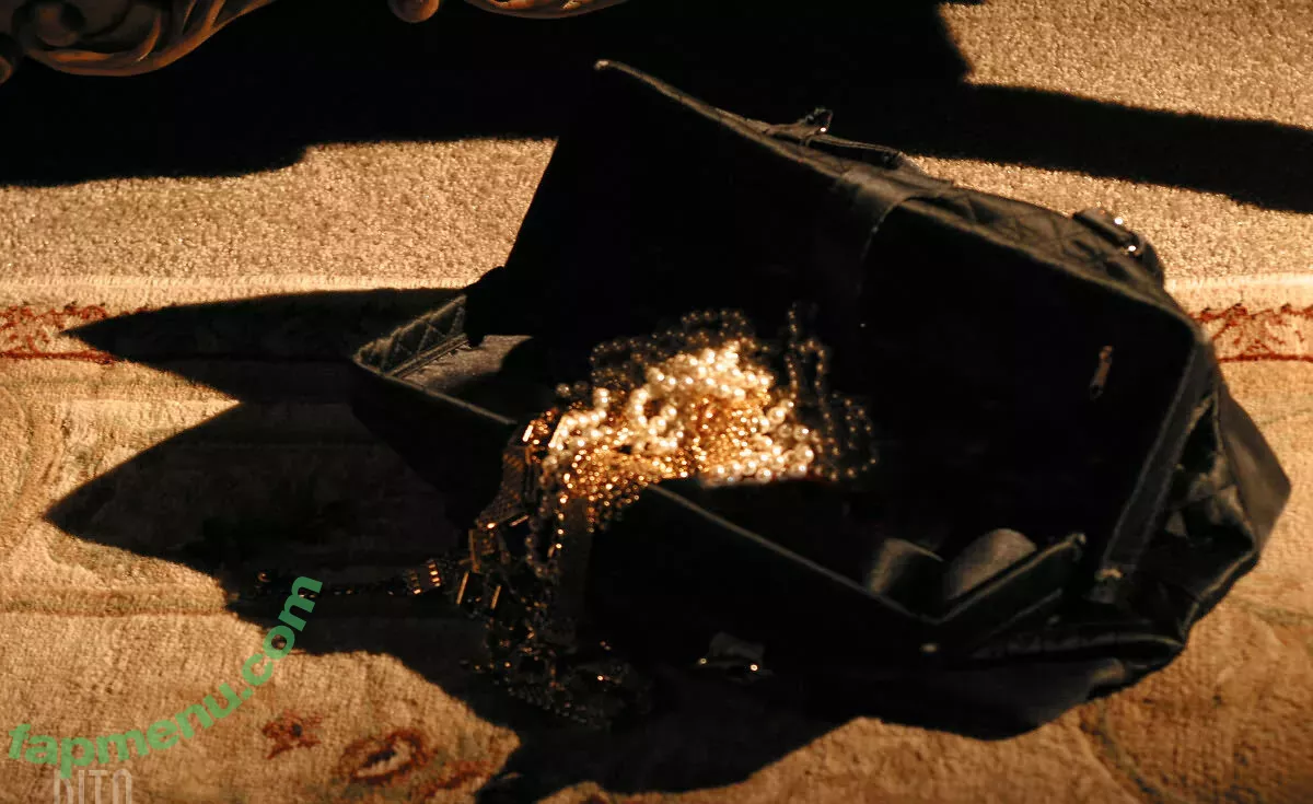 Dita Von Teese nude photo #2147 (Ditavonteese / creepy___spice)