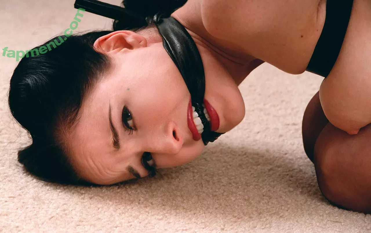 Dita Von Teese nude photo #2238 (Ditavonteese / creepy___spice)