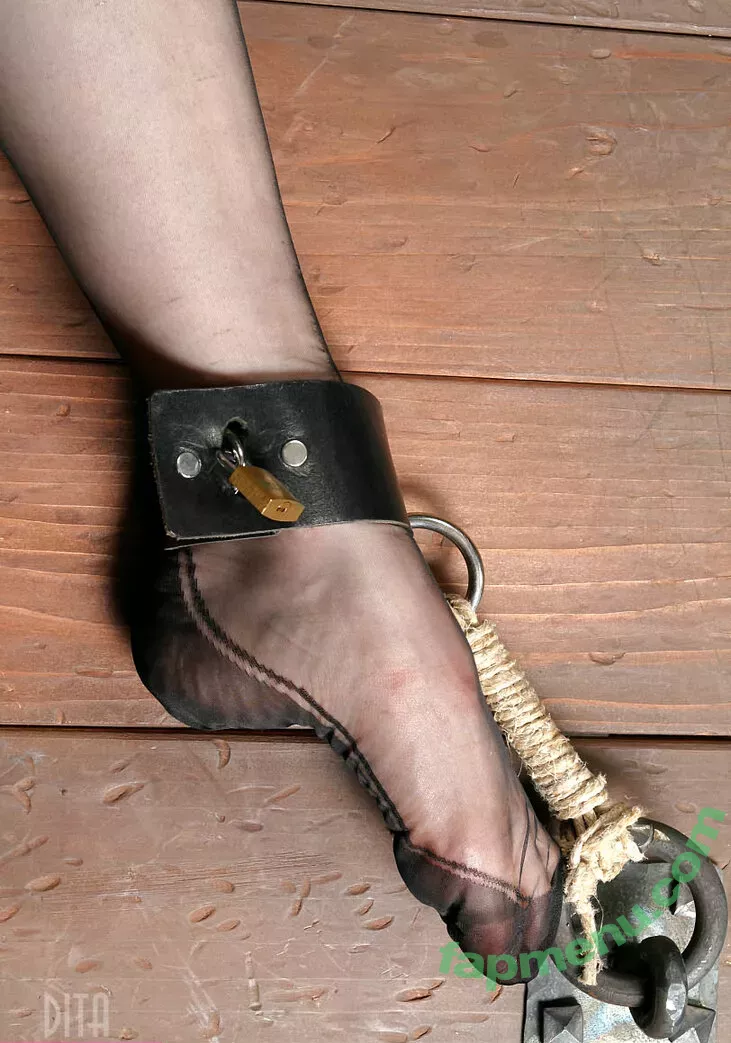 Dita Von Teese nude photo #2512 (Ditavonteese / creepy___spice)