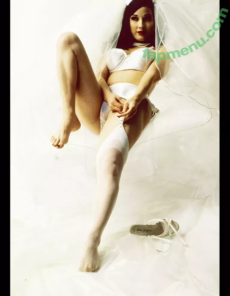 Dita Von Teese nude photo #2632 (Ditavonteese / creepy___spice)