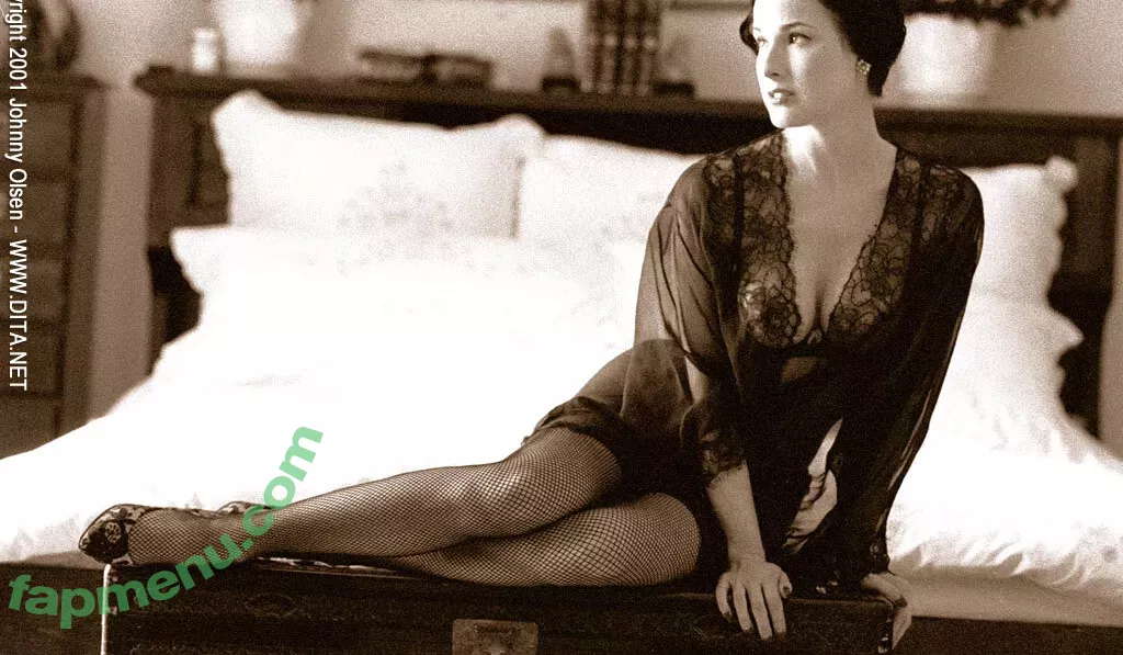 Dita Von Teese nude photo #2673 (Ditavonteese / creepy___spice)