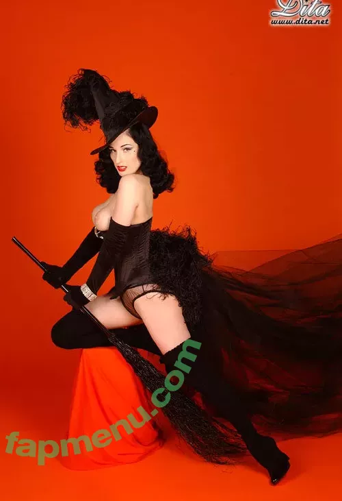 Dita Von Teese nude photo #2732 (Ditavonteese / creepy___spice)
