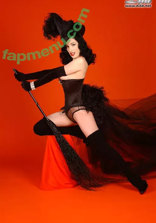 Dita Von Teese nude photo #2734 (Ditavonteese / creepy___spice)