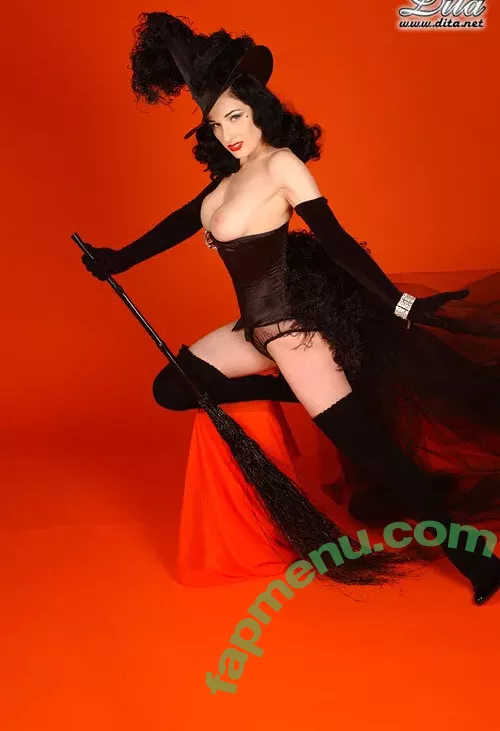 Dita Von Teese nude photo #2746 (Ditavonteese / creepy___spice)