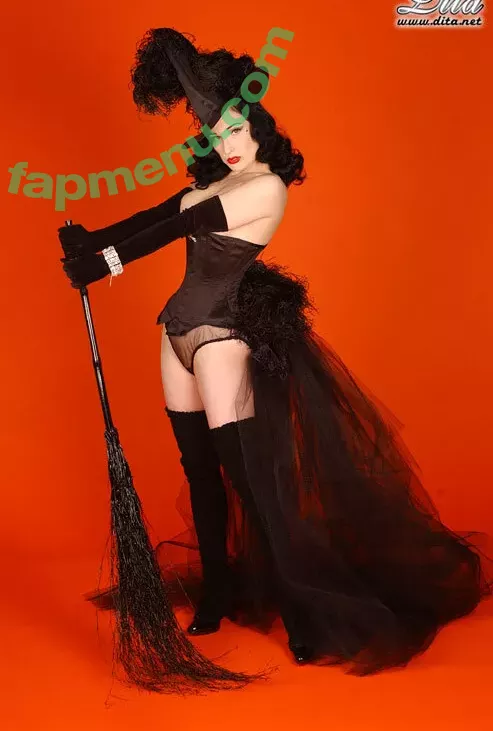Dita Von Teese nude photo #2748 (Ditavonteese / creepy___spice)