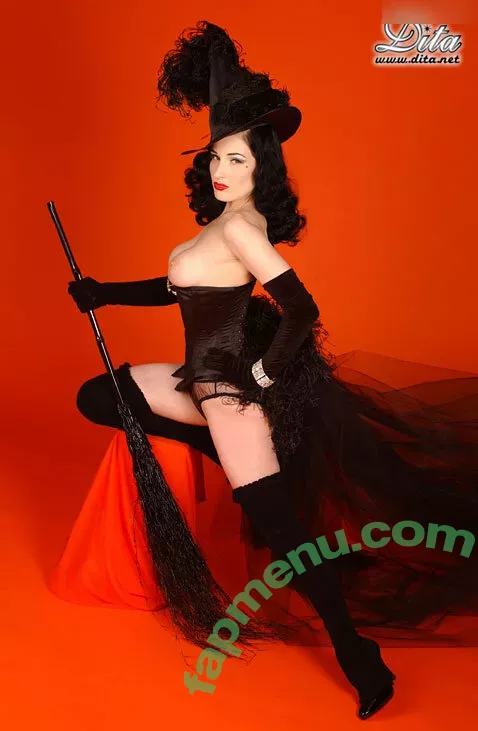 Dita Von Teese nude photo #2749 (Ditavonteese / creepy___spice)
