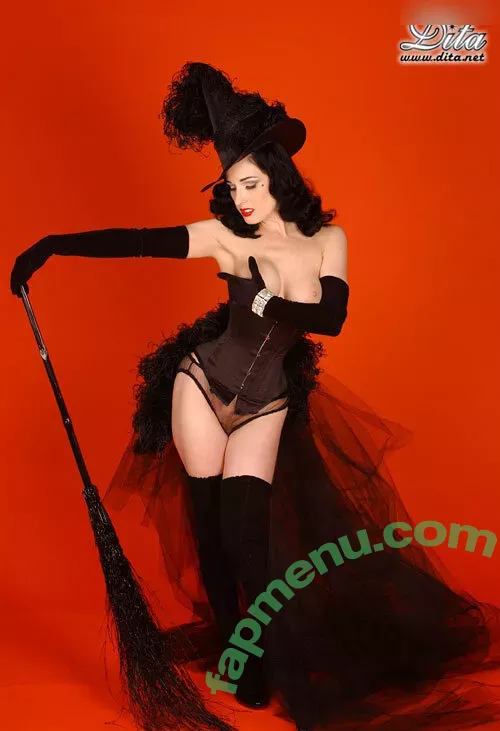Dita Von Teese nude photo #2759 (Ditavonteese / creepy___spice)