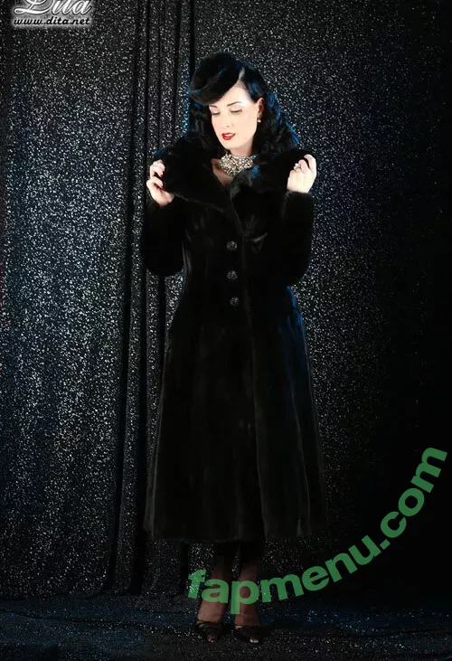 Dita Von Teese nude photo #2810 (Ditavonteese / creepy___spice)