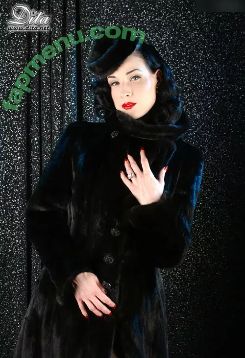 Dita Von Teese nude photo #2815 (Ditavonteese / creepy___spice)