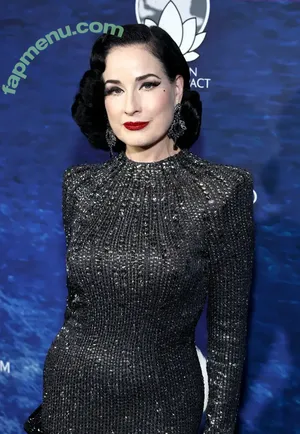 Dita Von Teese / Ditavonteese / creepy___spice nude photo #3270
