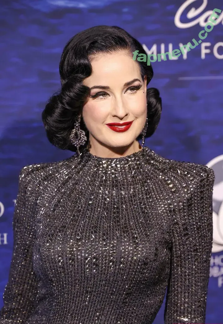 Dita Von Teese nude photo #3268 (Ditavonteese / creepy___spice)