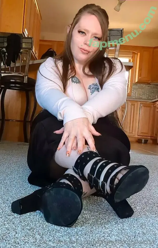 divinefootgoddess1 nude photo #0034 (divinefootgoddess1)
