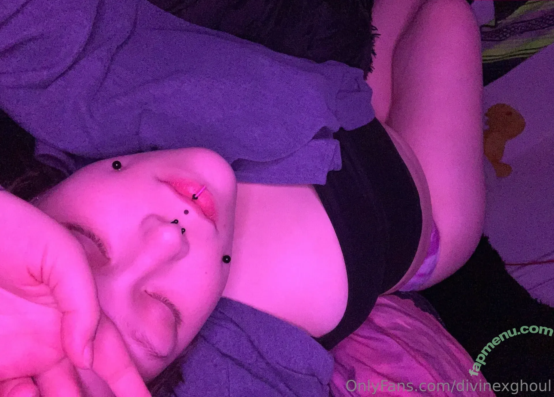 divinexghoul nude photo #0028 (vivianakadivine)