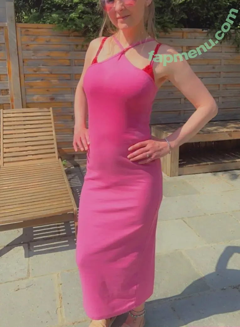 divorcedhotwife nude photo #0410 (Kitty craves / kittycraves)