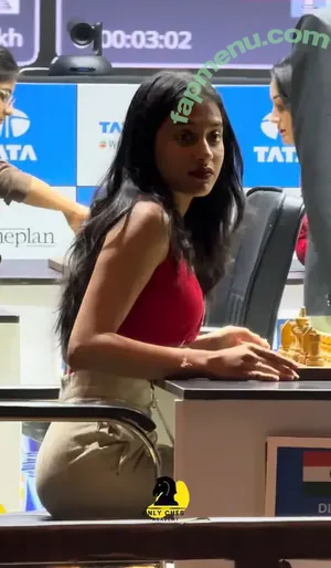 Divya Deshmukh / divyachess nude photo #0018