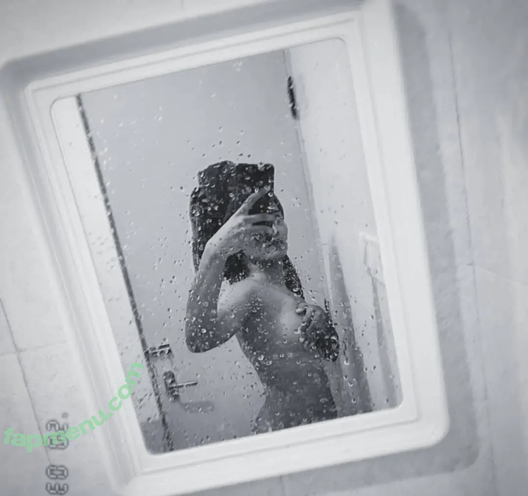 Divya Muraleedharan nude photo #0035 (Divz_muralee / Sigo_aprendiendo / Touche_esthetique)