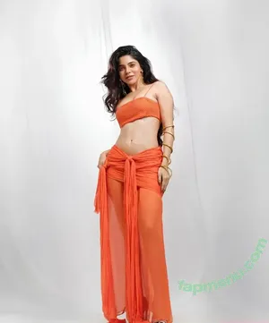 Divyabharathi / Divya Bharathi / divyabharathioffl nude photo #0001