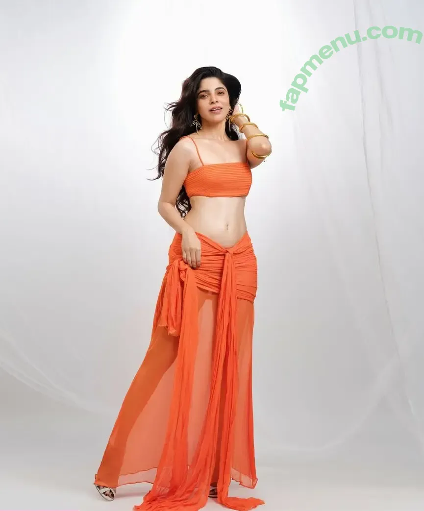 Divyabharathi nude photo #0010 (Divya Bharathi / divyabharathioffl)