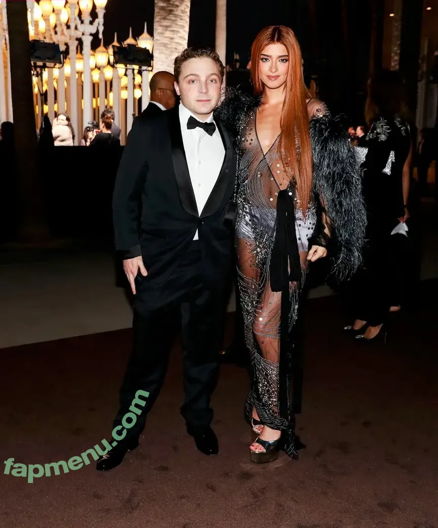 Dixie D'Amelio nude photo #0387 (charliesdamelio / dixiedamelio)