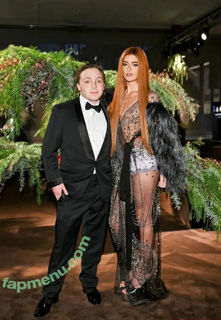 Dixie D'Amelio nude photo #0389 (charliesdamelio / dixiedamelio)