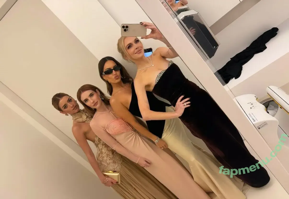 Dixie D'Amelio nude photo #0415 (charliesdamelio / dixiedamelio)