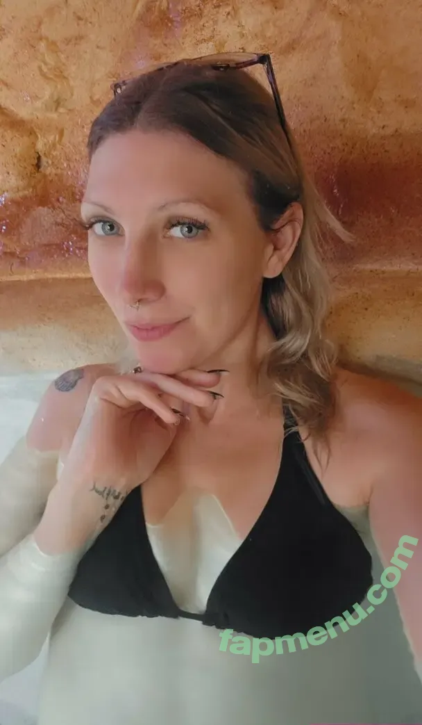 dixietriixxfree nude photo #0006 (reel)