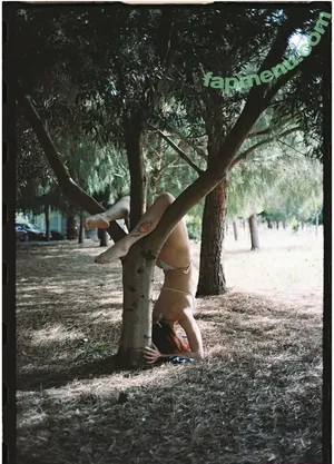 Dixowho / droshow nude photo #0090