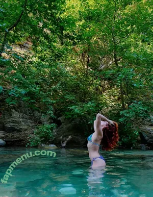 Dixowho / droshow nude photo #0094