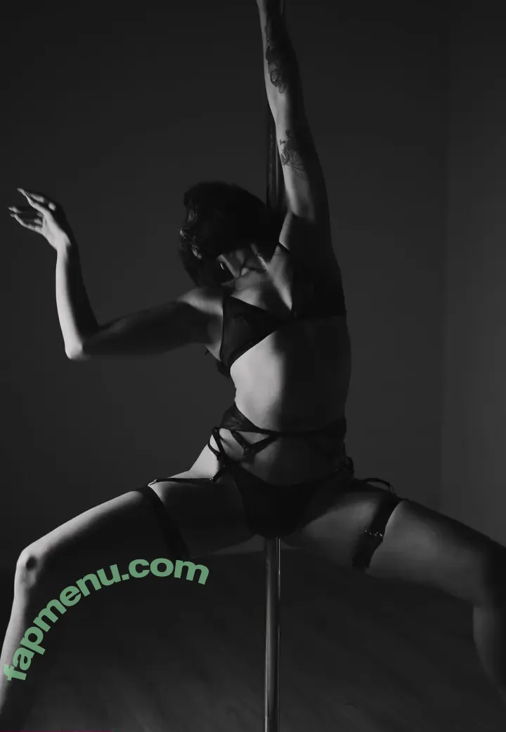 Dixowho nude photo #0103 (droshow)