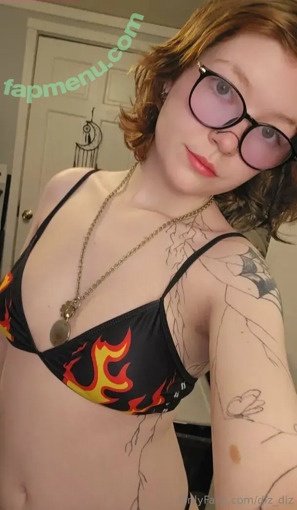 Diz Diz nude photo #0018 (diz_diz / gothickitten2025)