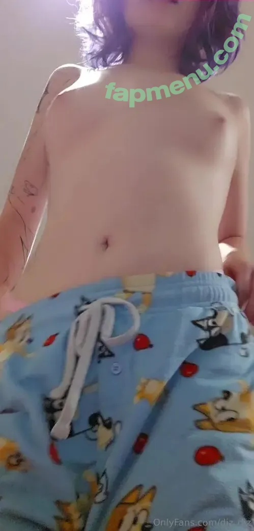 Diz Diz nude photo #0054 (diz_diz / gothickitten2025)