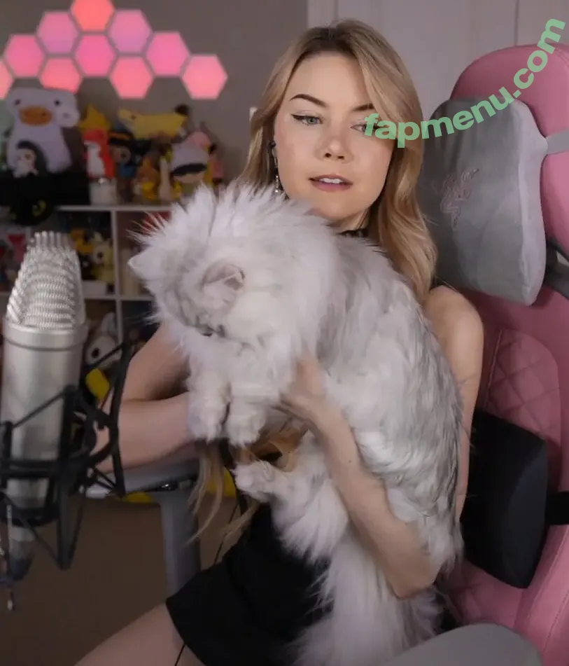 Dizzykitten nude photo #1833 (dizzykitten7 / dizzykittenpaws / thedizzykitten)