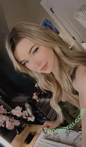 Dizzykitten / dizzykitten7 / dizzykittenpaws / thedizzykitten nude photo #2357