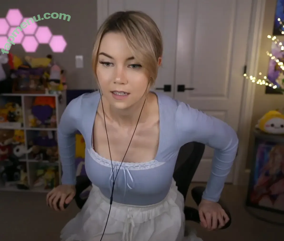 Dizzykitten nude photo #2284 (dizzykitten7 / dizzykittenpaws / thedizzykitten)