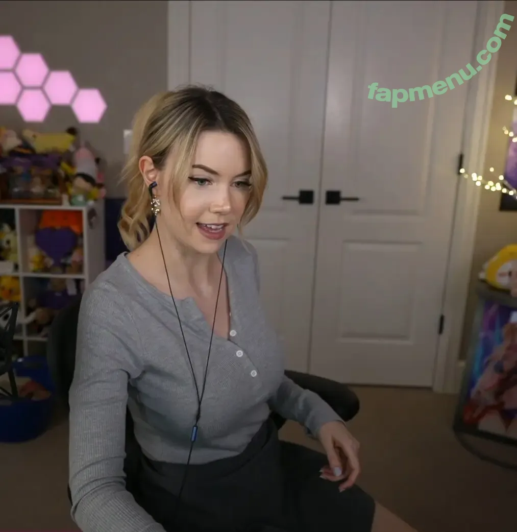 Dizzykitten nude photo #2345 (dizzykitten7 / dizzykittenpaws / thedizzykitten)