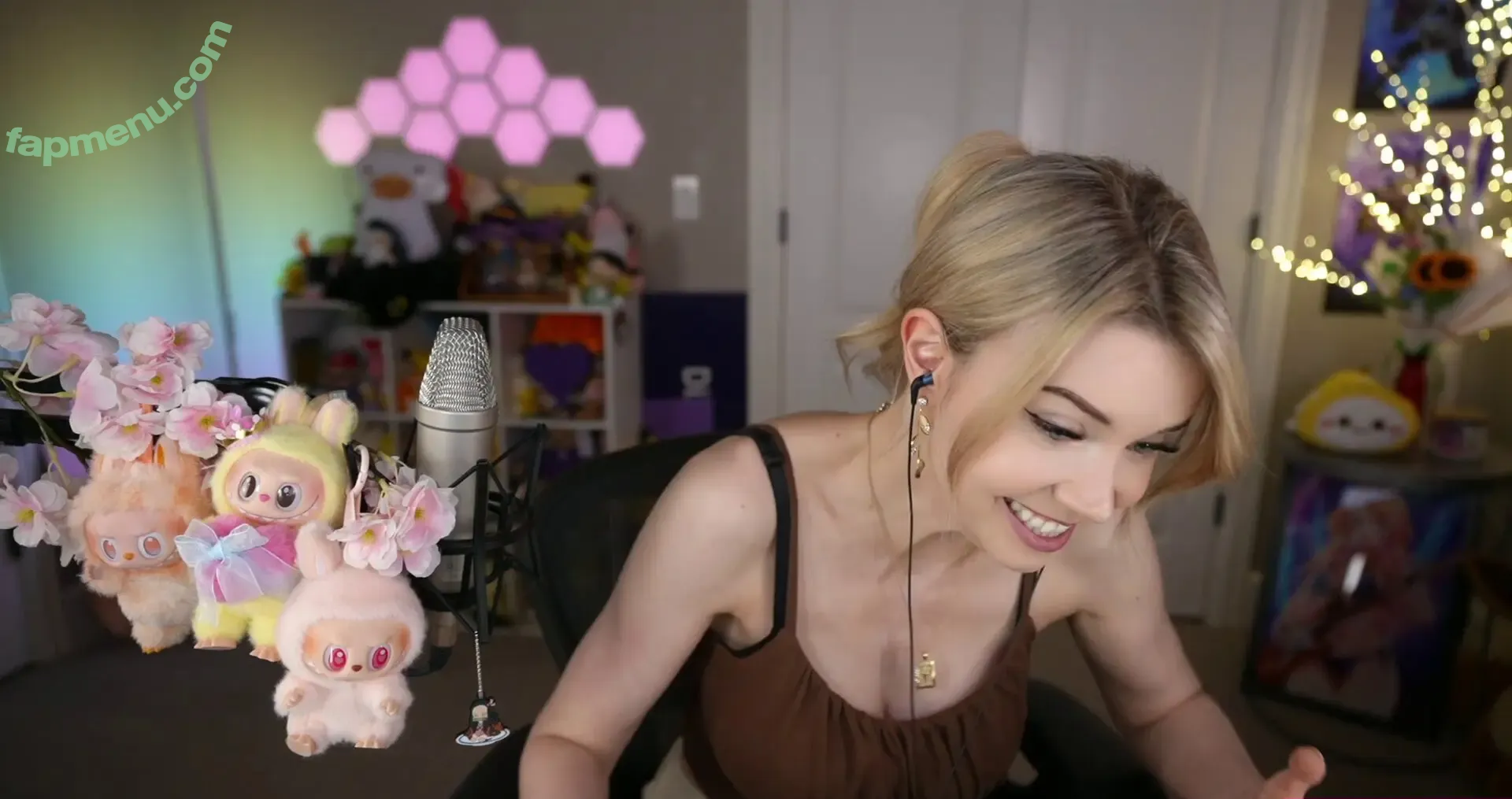 Dizzykitten nude photo #2373 (dizzykitten7 / dizzykittenpaws / thedizzykitten)