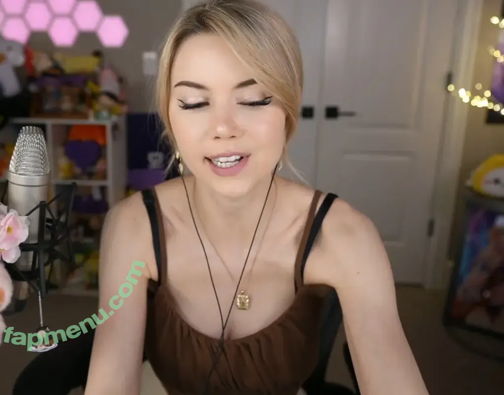 Dizzykitten nude photo #2380 (dizzykitten7 / dizzykittenpaws / thedizzykitten)