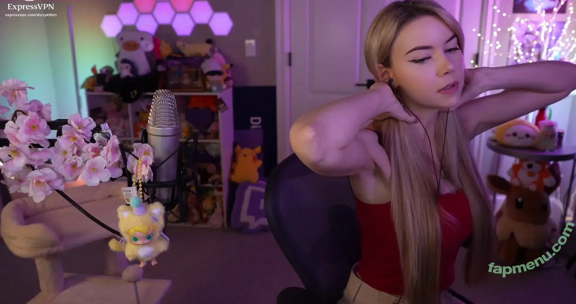 Dizzykitten nude photo #2538 (dizzykitten7 / dizzykittenpaws / thedizzykitten)