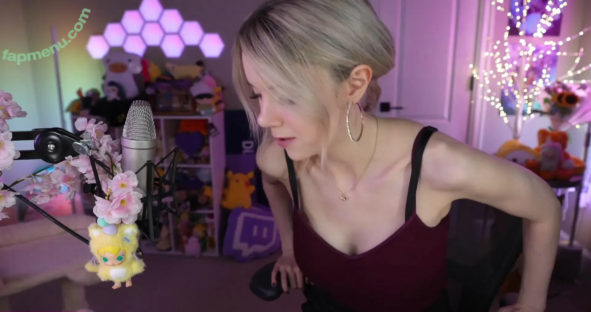 Dizzykitten nude photo #2753 (dizzykitten7 / dizzykittenpaws / thedizzykitten)