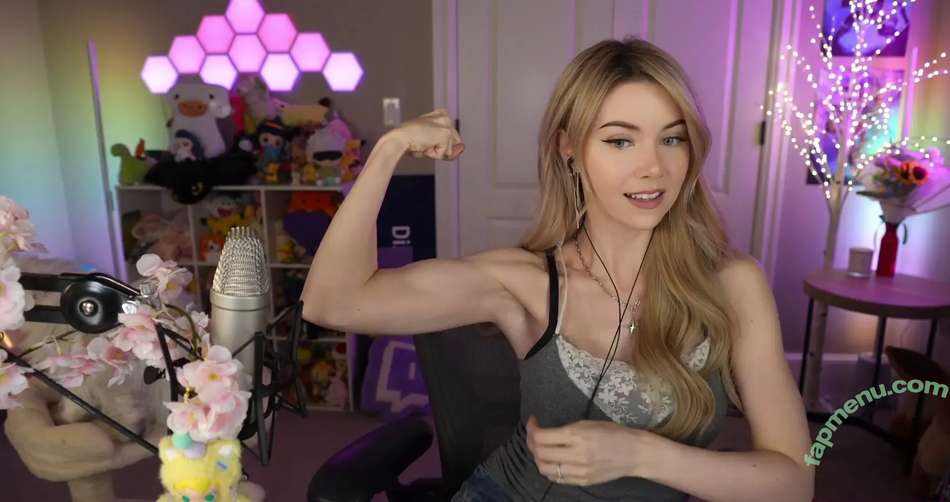 Dizzykitten nude photo #2867 (dizzykitten7 / dizzykittenpaws / thedizzykitten)