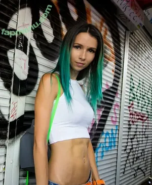  nude photo #0004