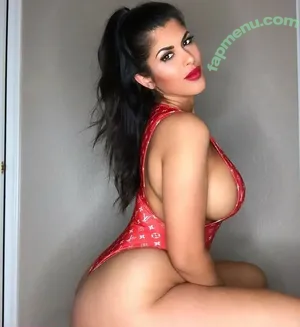 DJ Yasmina / yas.mina / yyaayyaa nude photo #0004