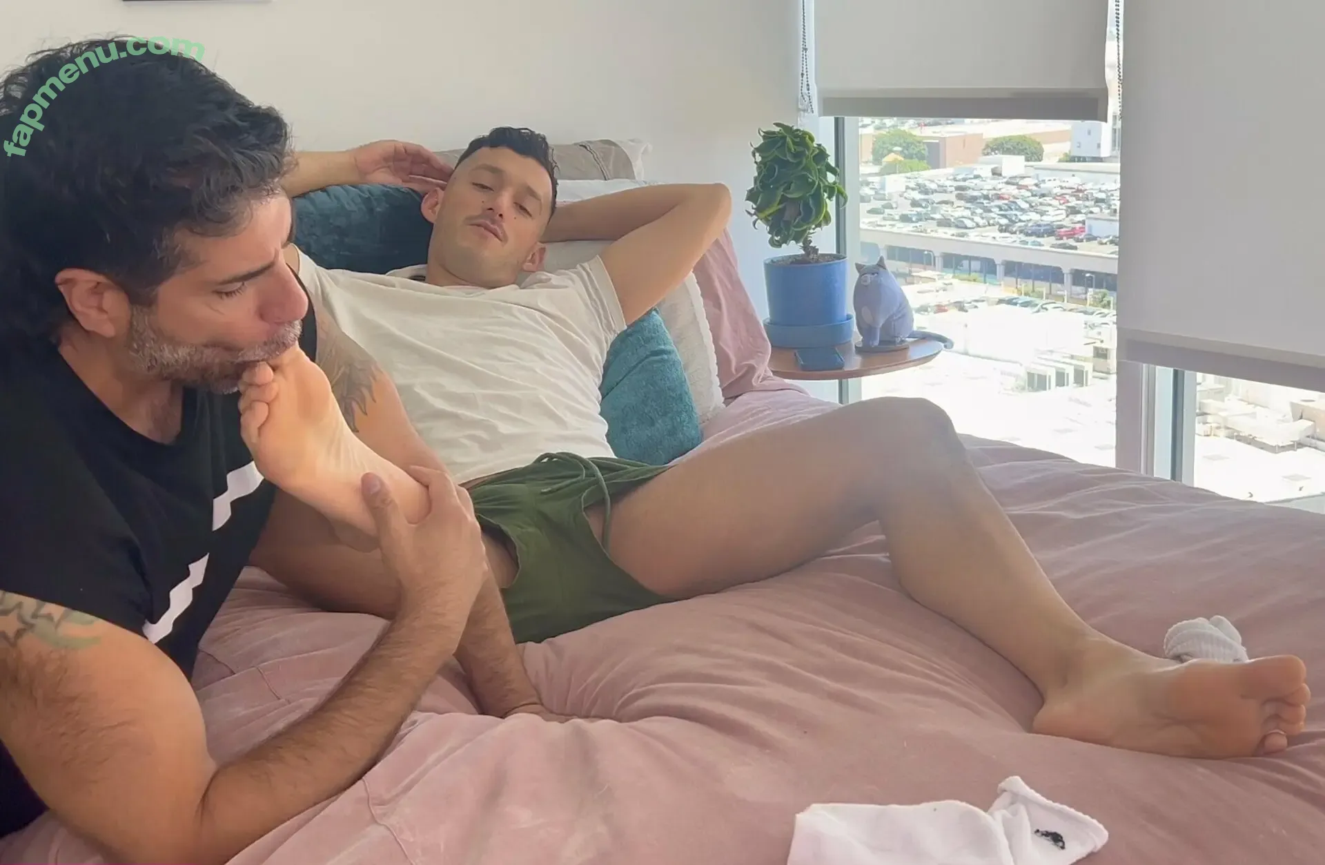 djguyruben nude photo #0281 (djguyruben)